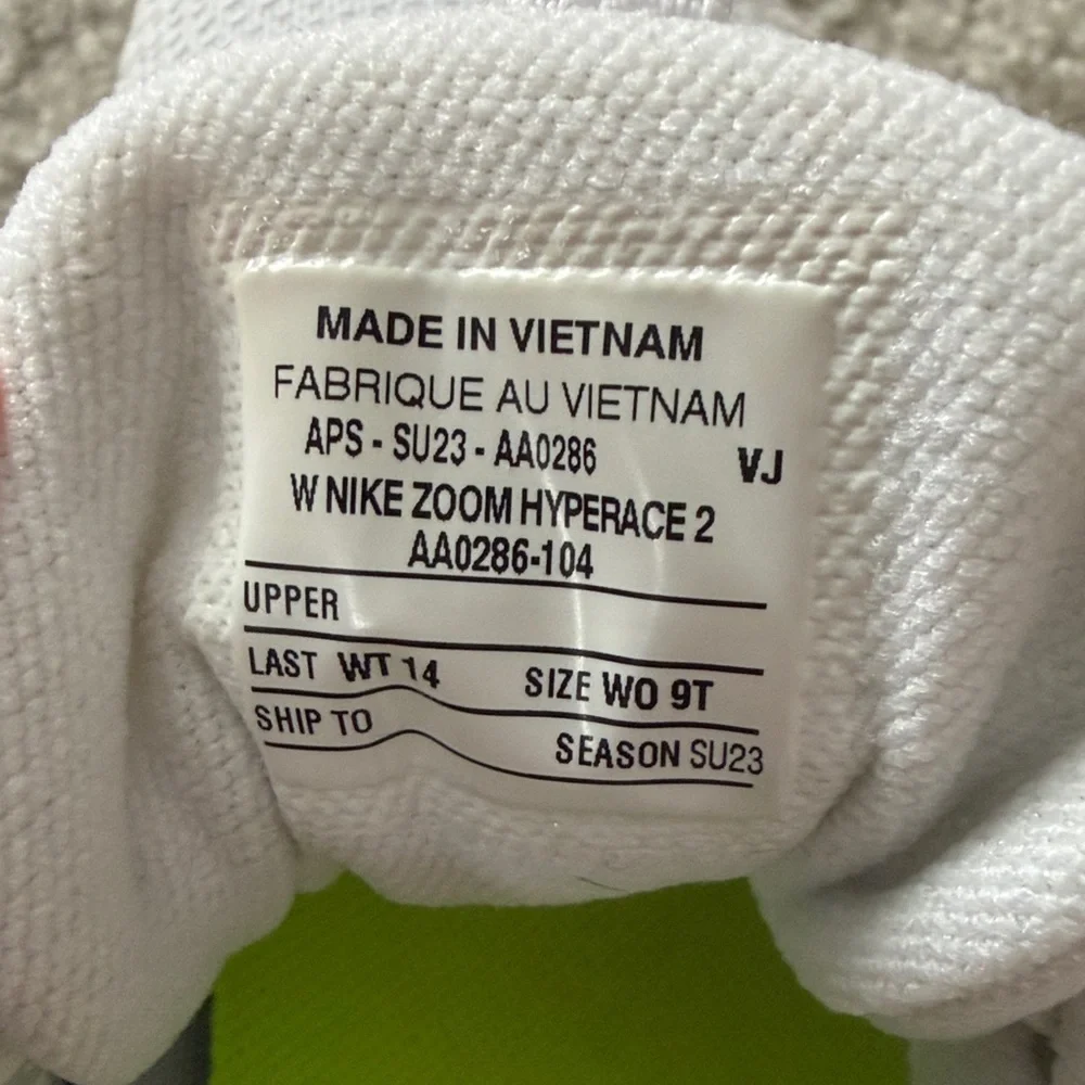 Nike White and Blue Athletic Shoes - Picture 3 of 6